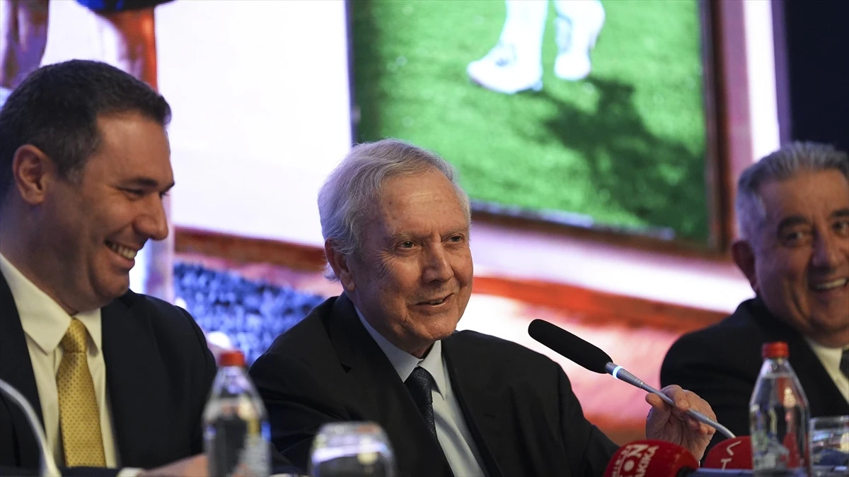 Fenerbah&ccedil;e&rsquo;de yeni y&ouml;netim sahaya indi, g&ouml;revler belli oldu