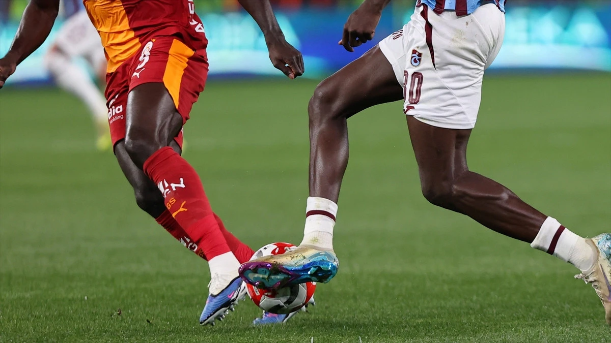 Galatasaray, Trabzonspor deplasmanında liderliğini korumak istiyor