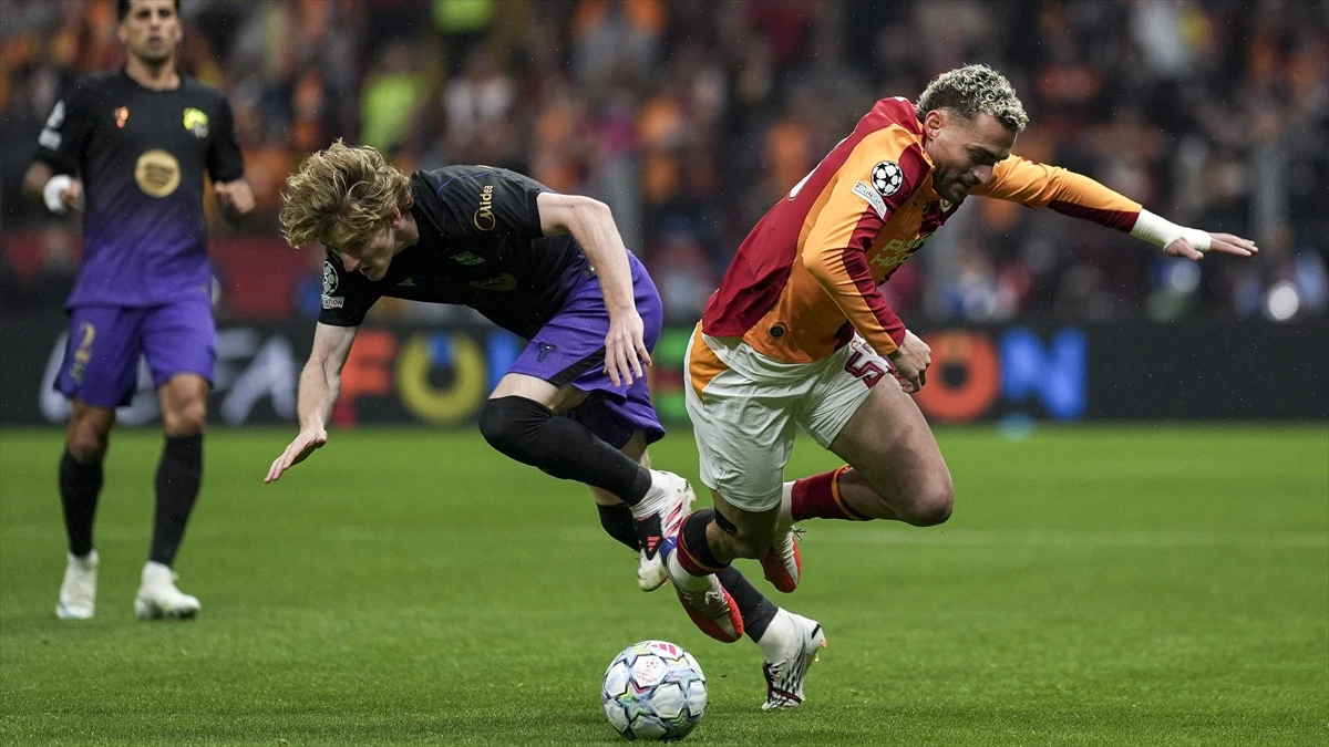 Galatasaray&rsquo;da 15 Dakikalık &Ccedil;&ouml;k&uuml;ş! Barcelona Karşısında Kabus Gibi Gece