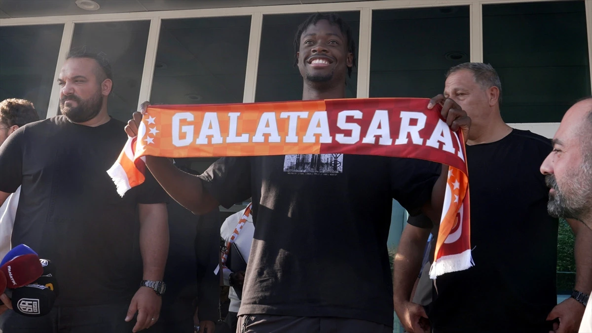 Galatasaray&rsquo;dan savunmaya gen&ccedil; takviye: Bitshiabu kadroda