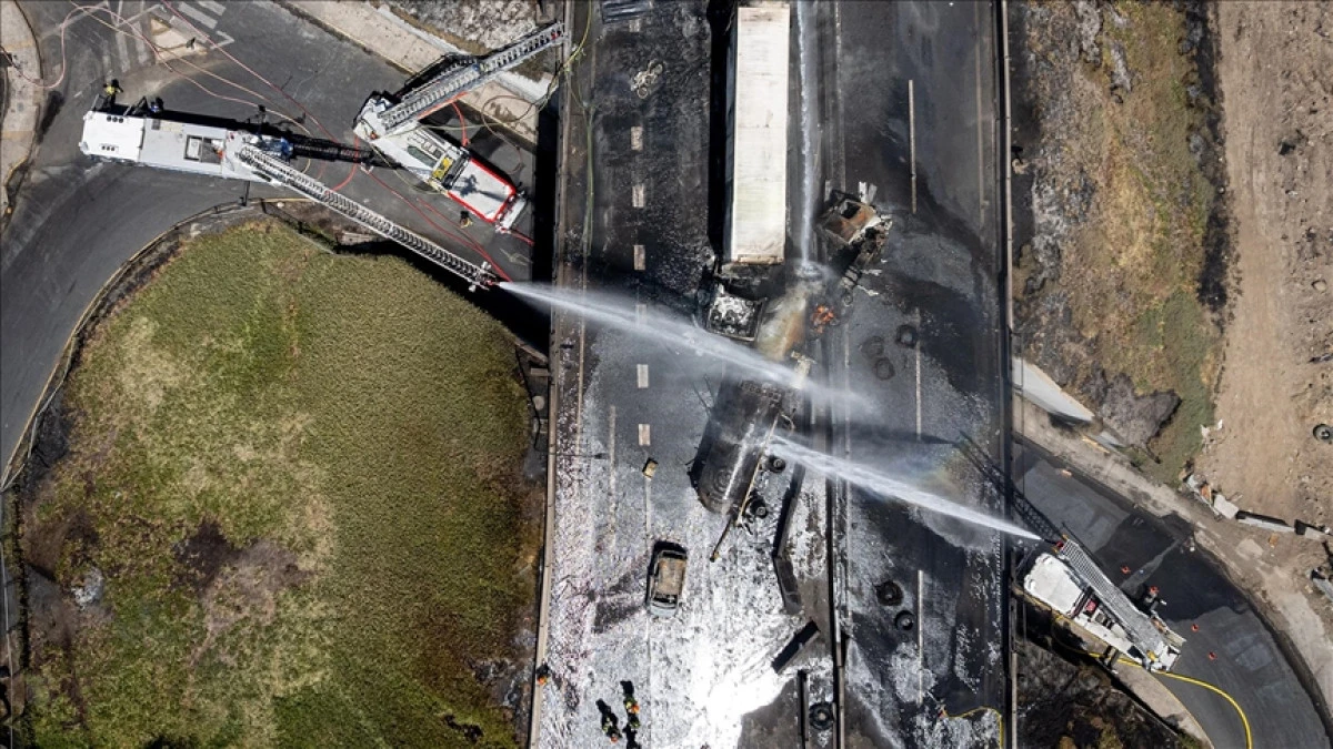 Gaz kamyonu patladı 4 kişi &ouml;ld&uuml;, 17 kişi yaralandı