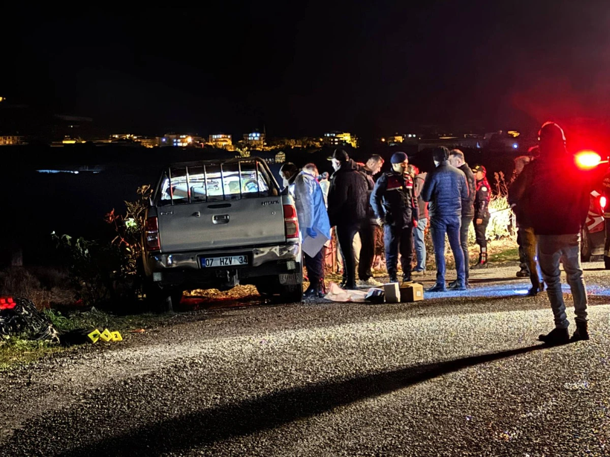 Gazipaşa&rsquo;da Yanan Otomobilde Erkek Cesedi bulundu