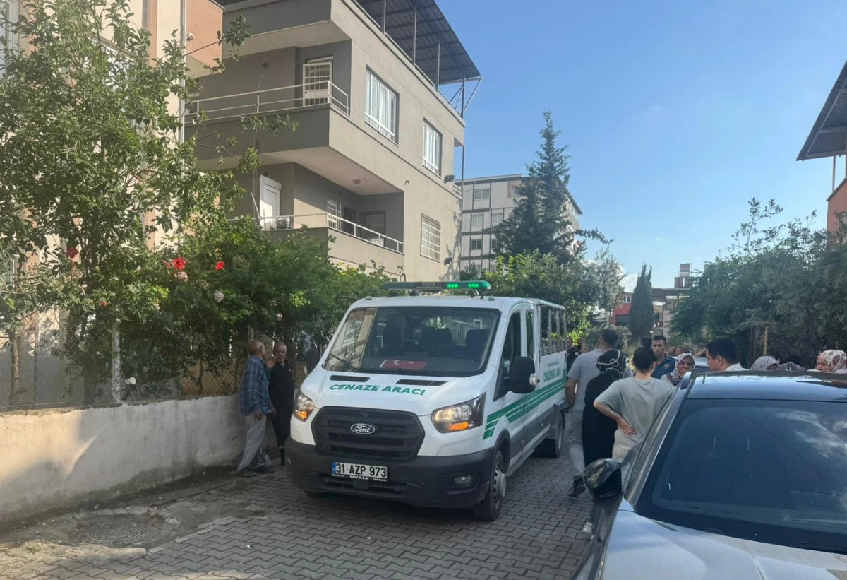 Hatay İskenderun&rsquo;da eş dehşeti: kadın t&uuml;fekle vurularak &ouml;ld&uuml;r&uuml;ld&uuml;...