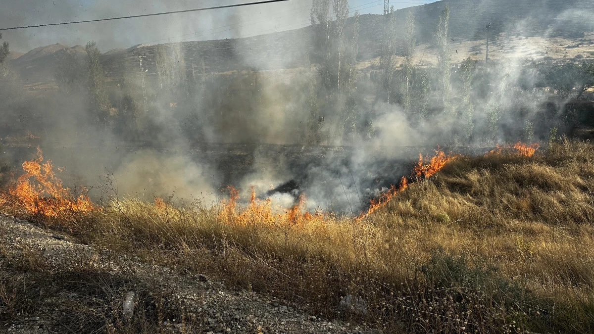 Isparta&rsquo;da korkutan yangın! Kara yolunda ulaşım kısa s&uuml;re aksadı
