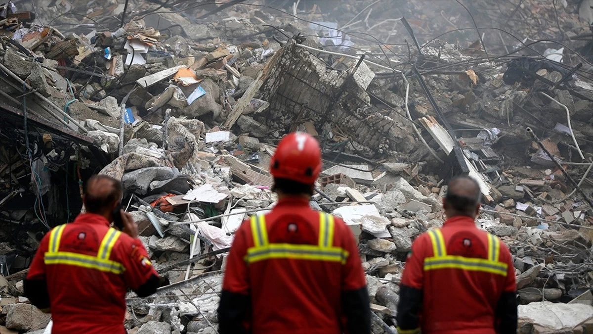 İsrail&rsquo;in İran A&ccedil;ıklaması: 3 B&ouml;lgede Askeri Hedefler Vuruldu