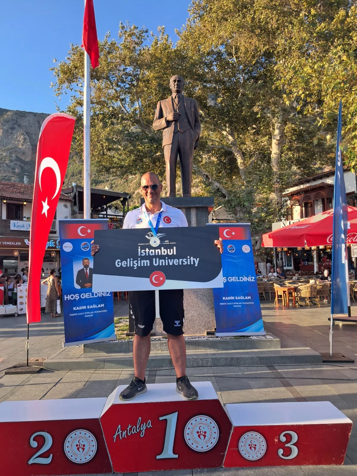 Kaş&rsquo;ta nefes kesen yarış: 2 T&uuml;rkiye rekoru birden kırıldı