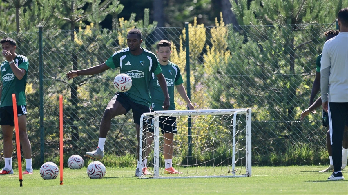 K&ouml;rfez&rsquo;de Dev Randevu: Kocaelispor Zirve Y&uuml;r&uuml;y&uuml;ş&uuml; İ&ccedil;in Sahaya İniyor!