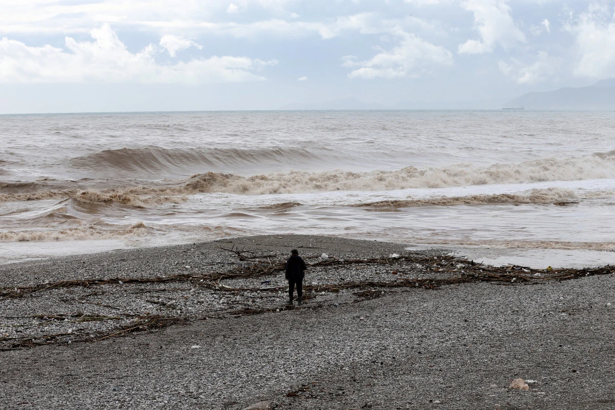 Kumluca&rsquo;da Heyelan Kapanan Adrasan-Belen Yolu A&ccedil;ıldı