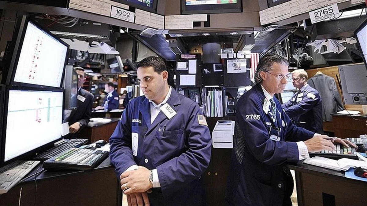 K&uuml;resel Piyasalar Savaş G&ouml;lgesinde Y&ouml;n Arıyor