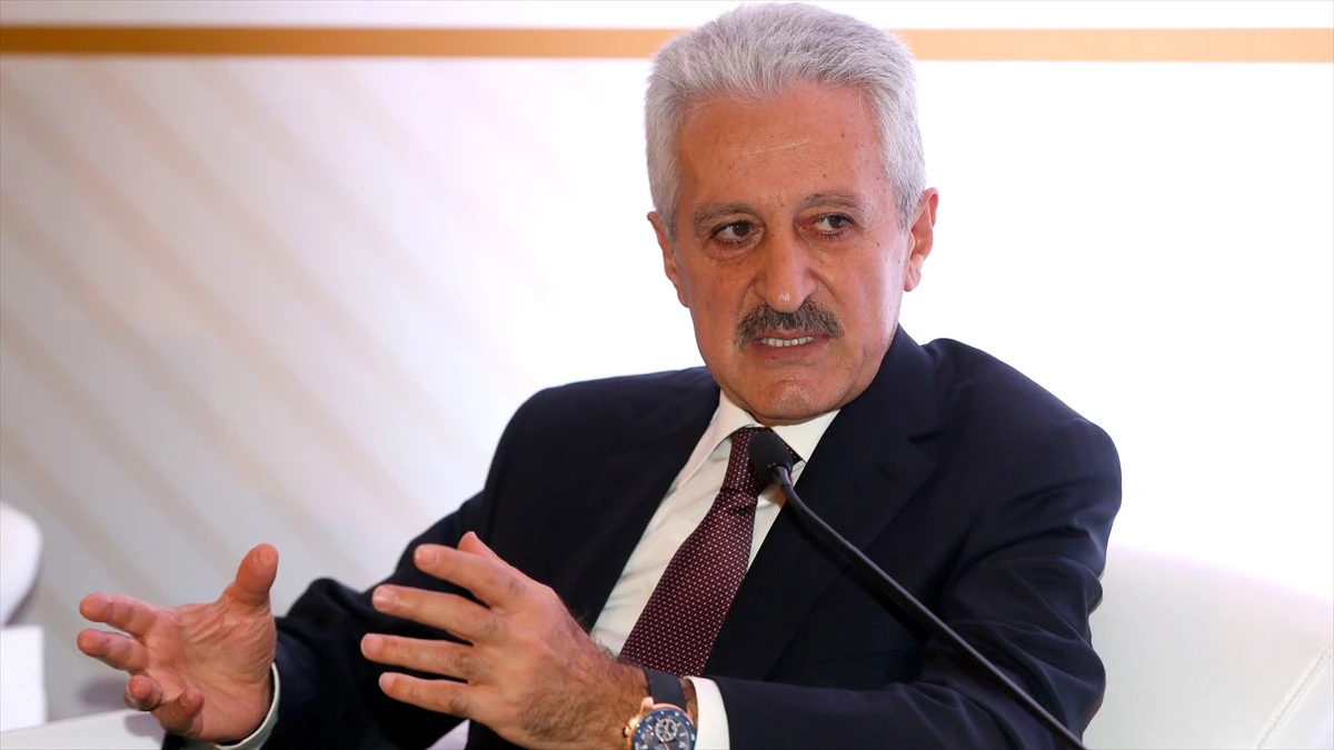 M. Ali Aydınlar Fenerbah&ccedil;e başkan adaylığından &ccedil;ekildiğini a&ccedil;ıkladı