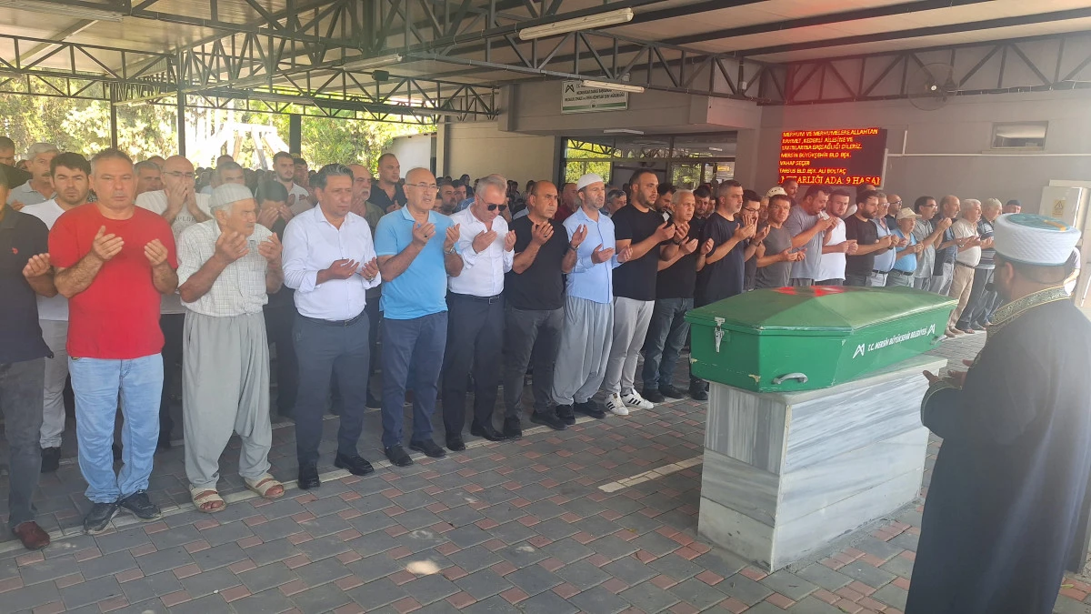 Mersin&rsquo;de aile kavgası: Terastan d&uuml;şen adam hayatını kaybetti