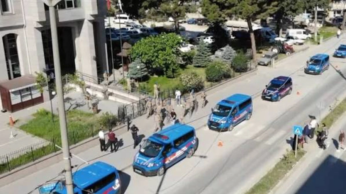 Mersin'de Uyuşturucu Operasyonlarında 24'&uuml; Tutuklandı