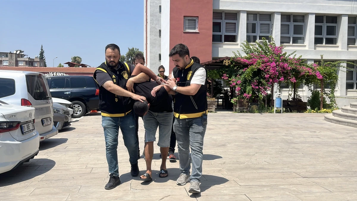 Mezarlıkta telefonları &ccedil;aldılar, mobil bankacılıktan 97 bin lira aktardılar