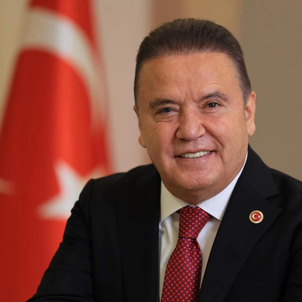 Muhittin B&ouml;cek'in sağlığı alarm veriyor: Yeniden Hastaneye Kaldırıldı