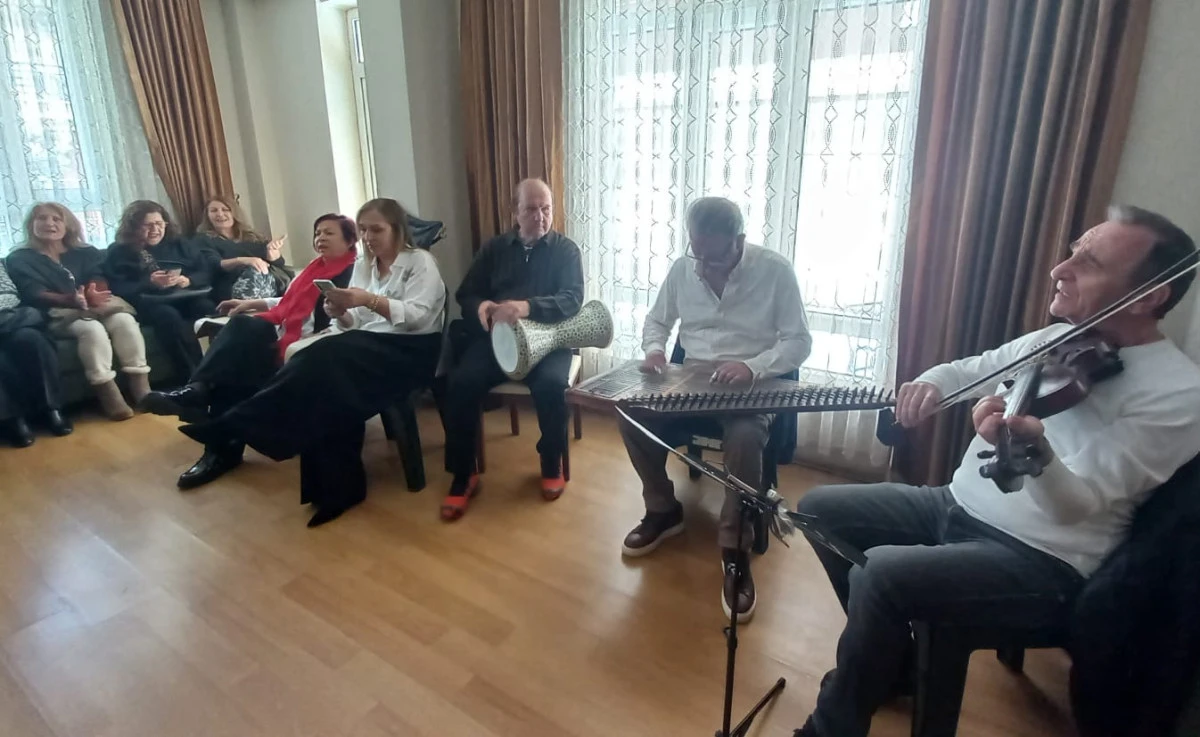 NEVESER Korosu&rsquo;ndan huzurevinde duygu dolu m&uuml;zik ş&ouml;leni