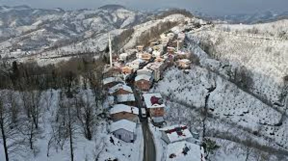 Ordu ile Samsun sınırındaki cadde &uuml;zerinde oturanlar oru&ccedil;larını birlikte a&ccedil;tı