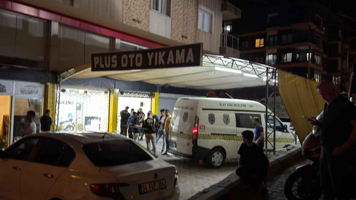Oto yıkamada silahlar konuştu: 1 kişi &ouml;ld&uuml;, 2 kişi yaralandı