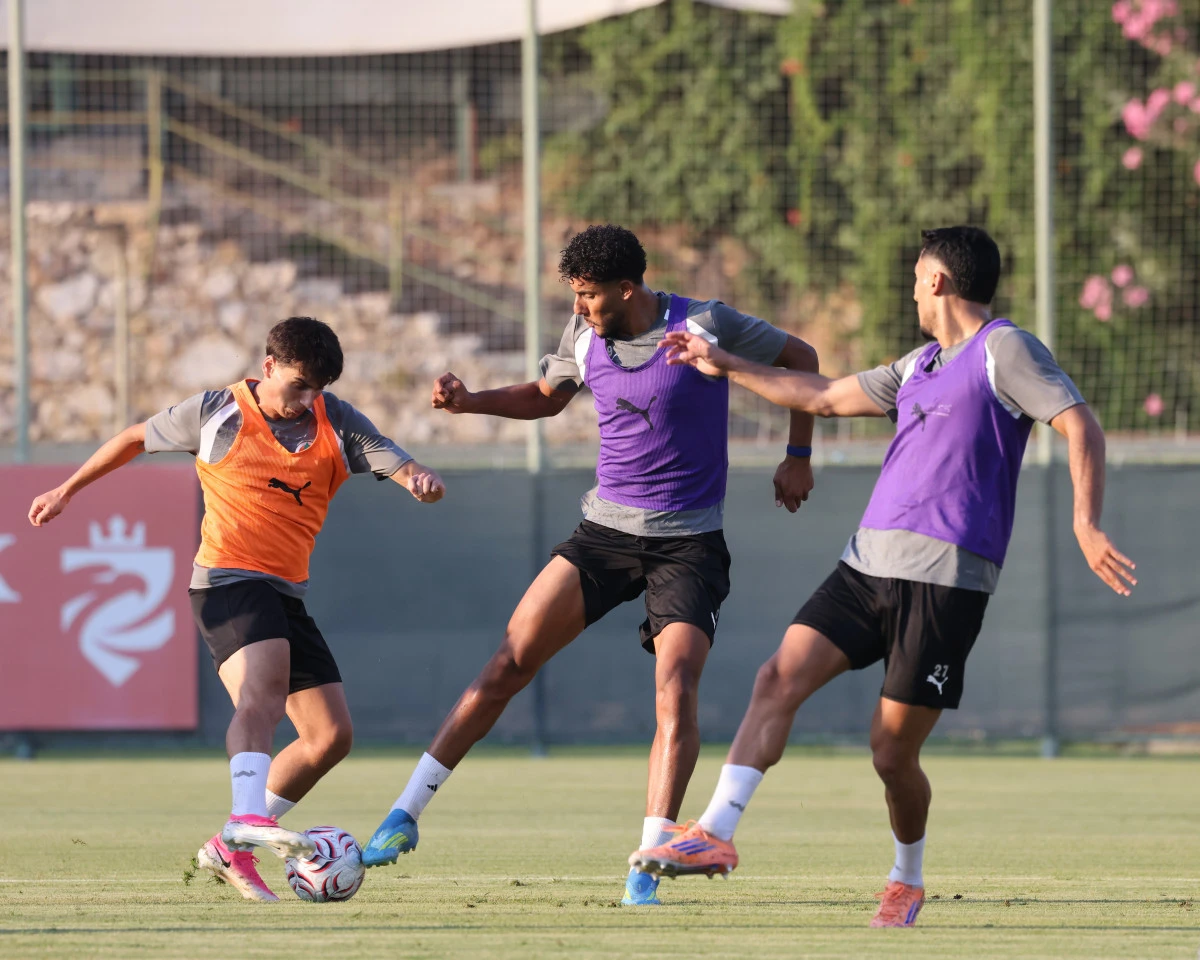 Pereira Y&ouml;netiminde İlk Mesai: Alanyaspor Sahaya İndi
