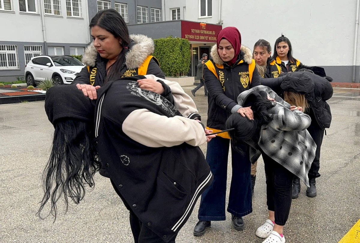 Sahte Kimlik Ağı &Ccedil;&ouml;kertildi- Milyonluk Dolandırıcılık Zinciri