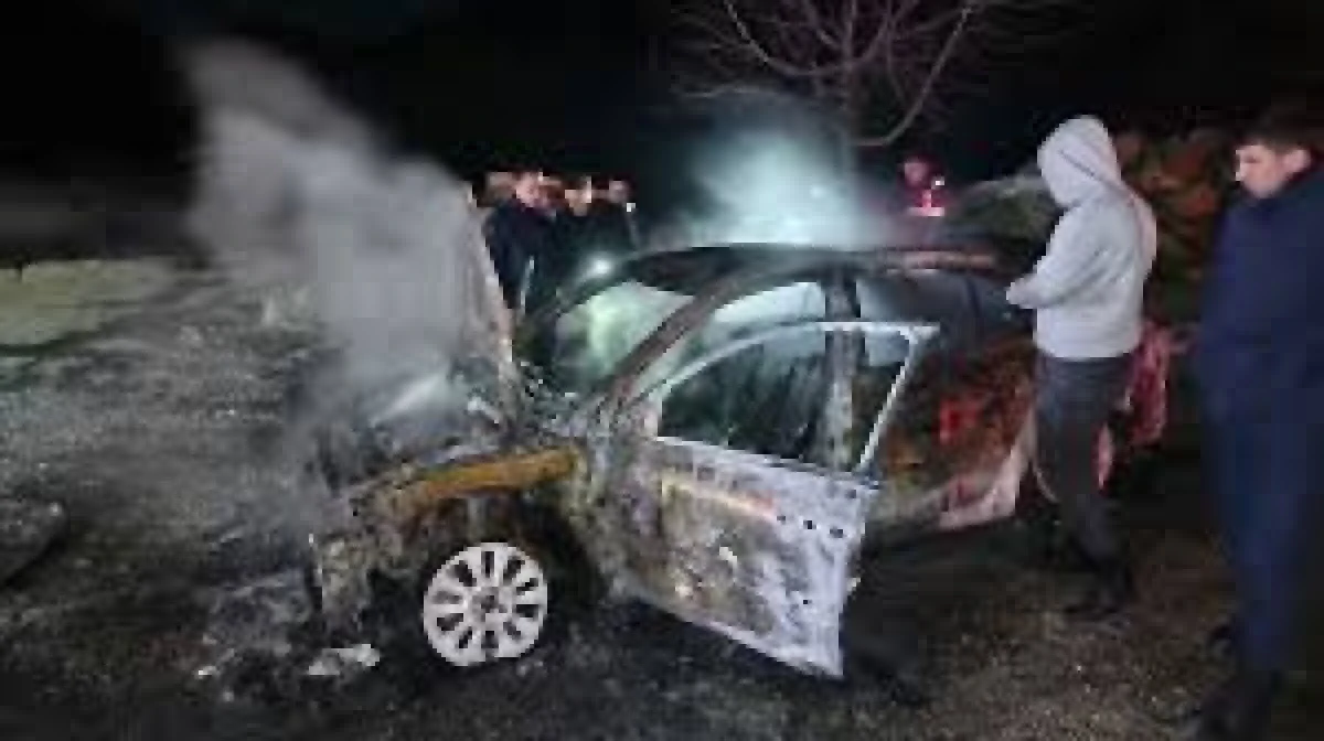 Seyir Halinde Yanan Otomobil Kullanılamaz Hale Geldi