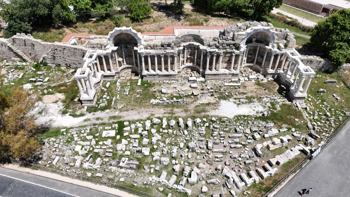 Side Antik Kenti'nde tarih, deniz ve g&uuml;n batımı aynı rotada buluşuyor