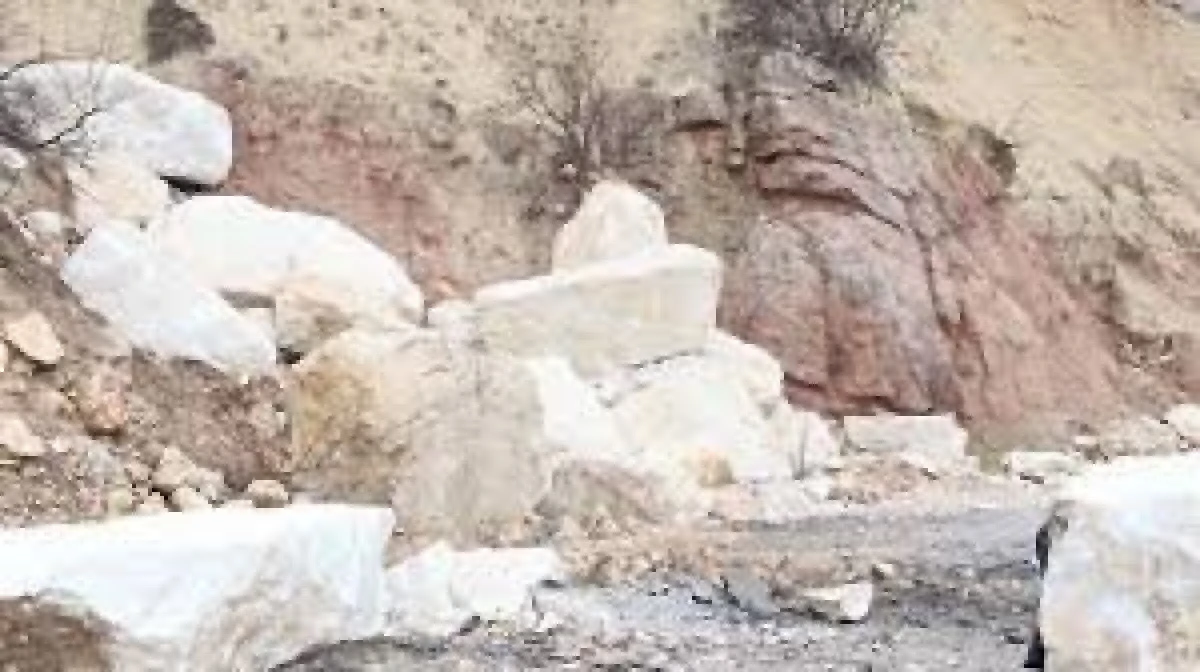 Siirt'te Heyelan Kapanan Yollar A&ccedil;ıldı