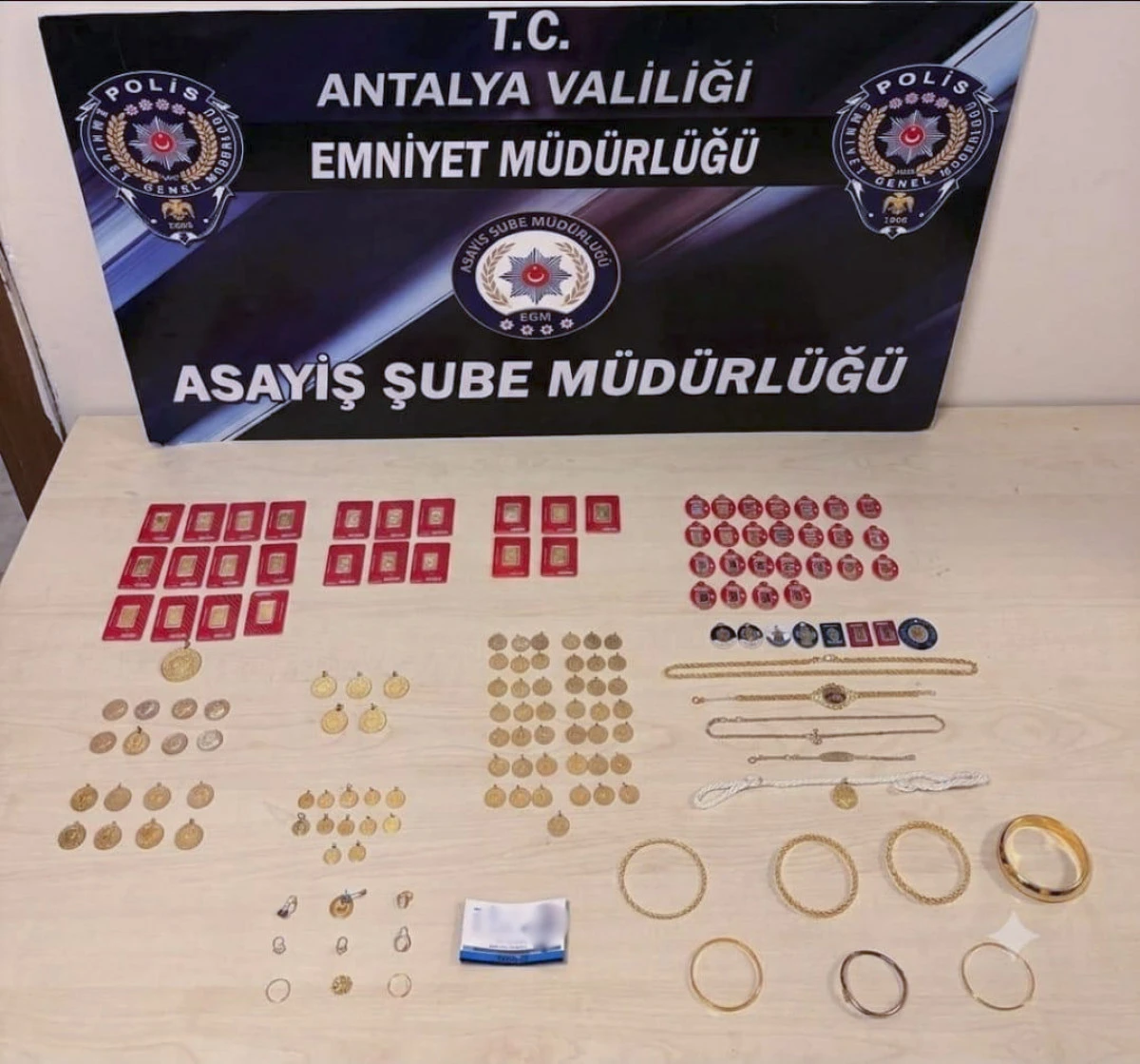 Telefonda kurulan tuzak 3 milyon liralık ziynet eşyasına uzandı