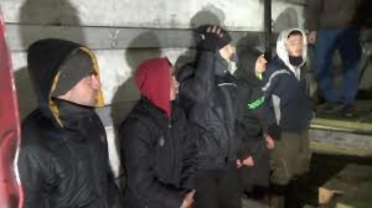 Tırın dorsesinde 23 d&uuml;zensiz g&ouml;&ccedil;men yakalandı