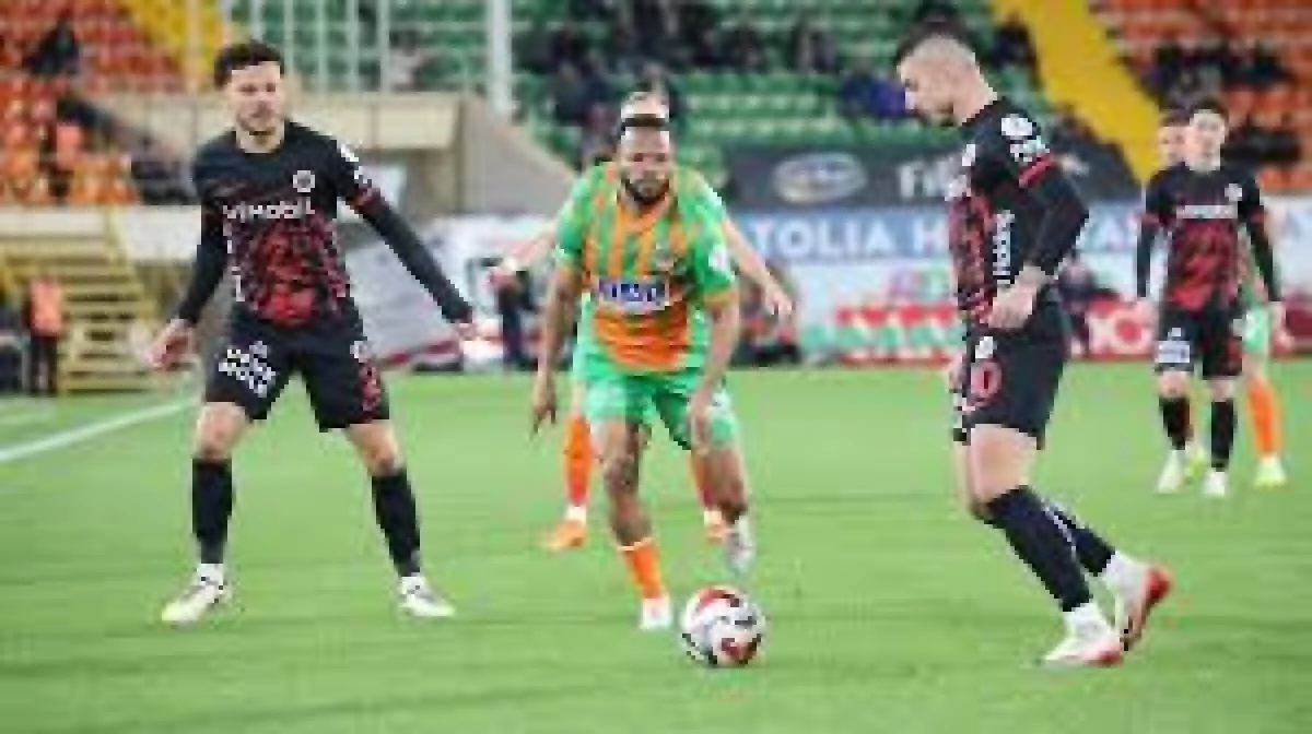 Trendyol S&uuml;per Lig: Corendon Alanyaspor: 0 - Gen&ccedil;lerbirliği: 0