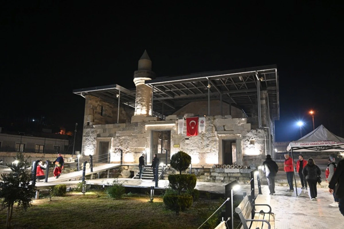 T&uuml;rkiye'nin bir&ccedil;ok camisinde Mira&ccedil; Kandili Dualarla idrak edildi