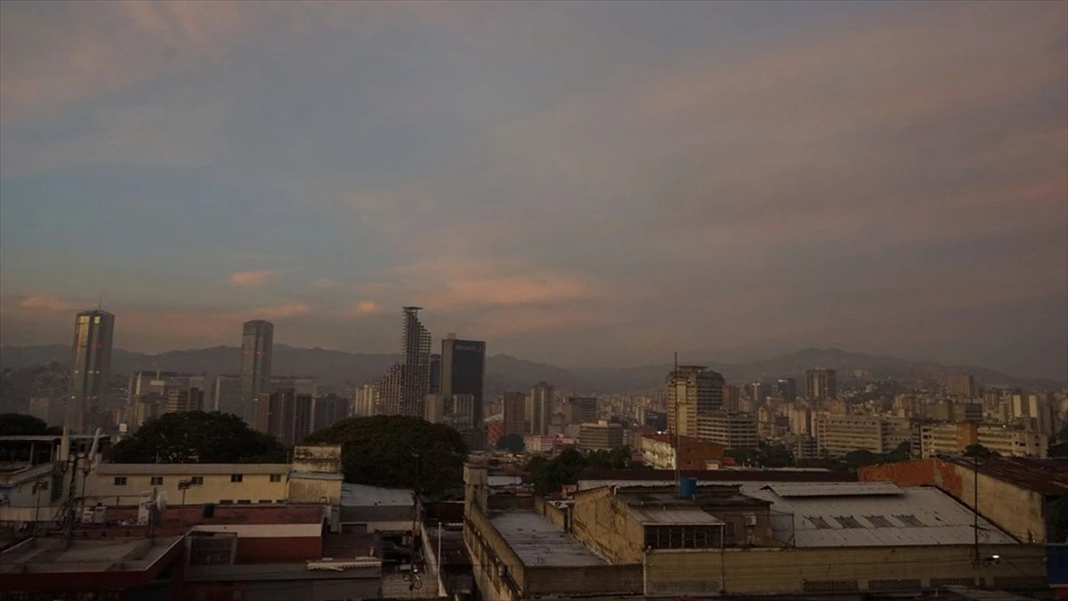 Venezuela krizi d&uuml;nyayı b&ouml;ld&uuml;: ABD hamlesi tartışılıyor