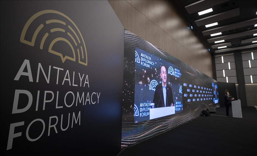 Uluslararası Politikanın Nabzı Türkiye’de Attı
