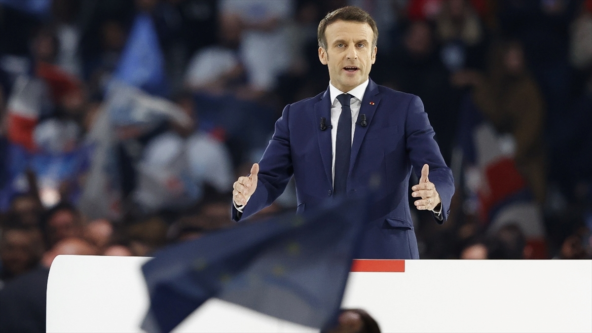 Macron, Ukrayna’da ‘savaş suçuna’ dair net belirtiler olduğunu düşünüyor