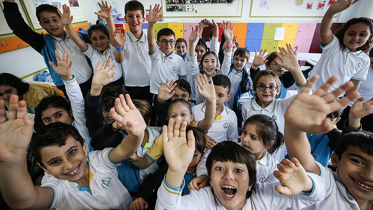Okullarda ikinci ara tatil için son ders zili yarın çalacak