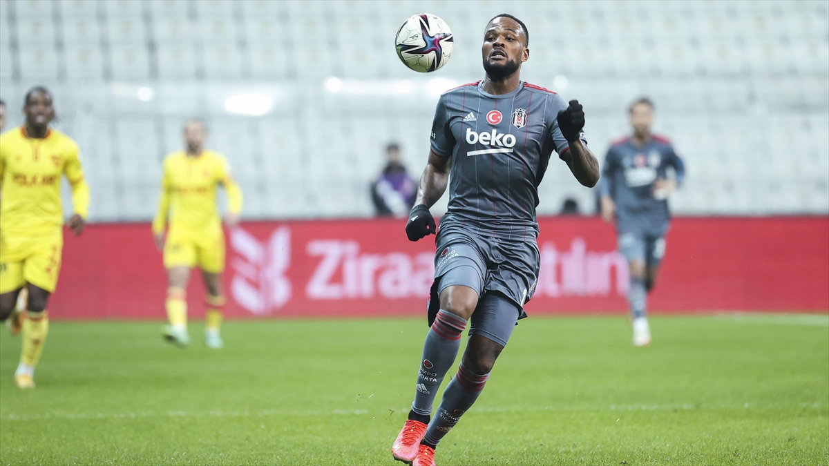 PFDK, Beşiktaşlı futbolcu Larin’e 1 maç men cezası verdi