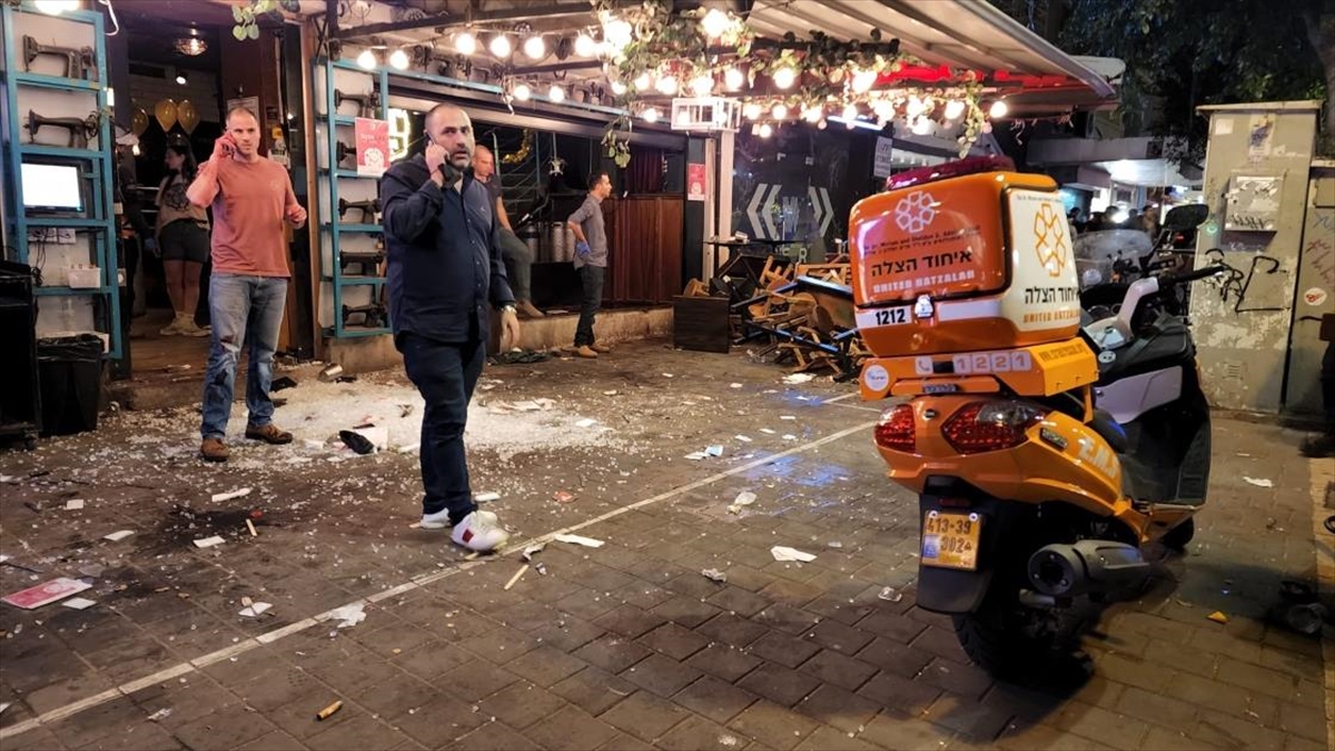 İsrail’in başkenti Tel Aviv’de düzenlenen silahlı saldırıda en az 6 kişi yaralandı