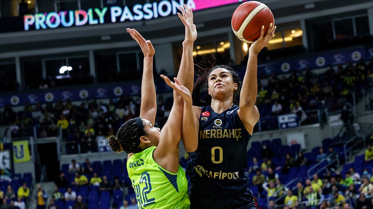 Fenerbahçe Safiport finale yükseldi