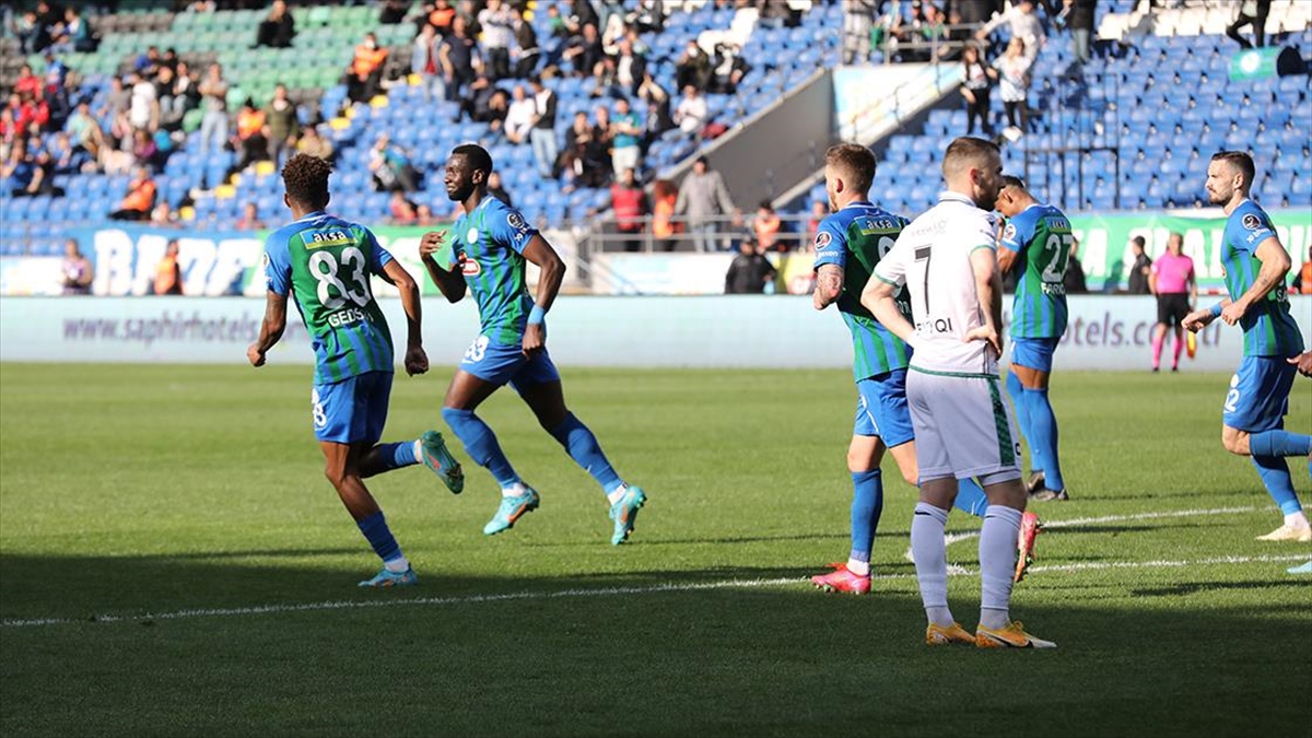Çaykur Rizespor sahasında Konyaspor’u 2-1 yendi
