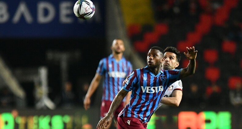 Süper Lig’de Trabzonspor 32. haftayı da lider tamamladı