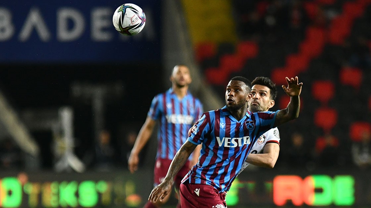 AA-20220411-27537634-27537633-SUPER_LIGDE_TRABZONSPOR_32_HAFTAYI_DA_LIDER_TAMAMLADI