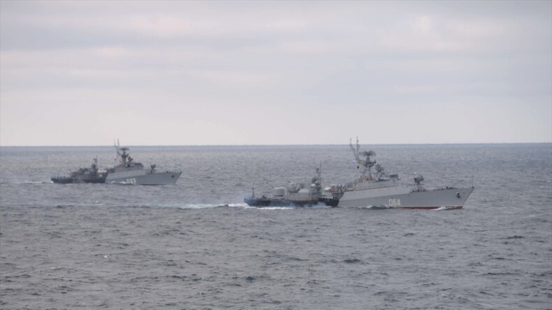 Pentagon: Rusya savaş gemisindeki patlamadan sonra Karadeniz’deki gemilerini güneye çekti