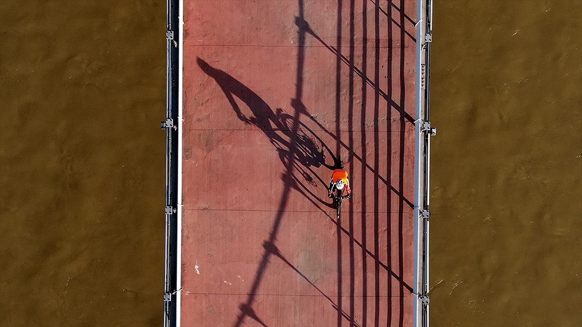 Kalp krizi geçirdikten sonra tanıştığı bisikletle sağlığa pedal çeviriyor