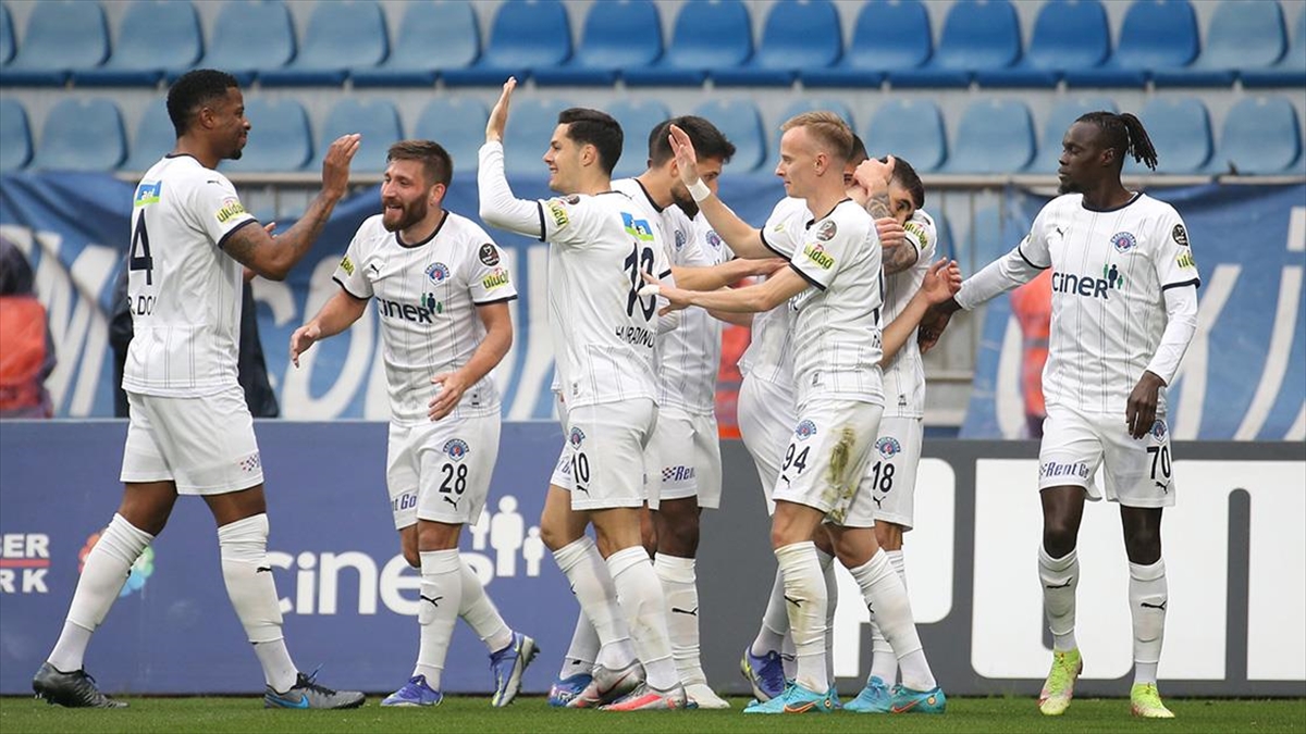 Konyaspor sahasında Gaziantep FK’yı farklı yendi