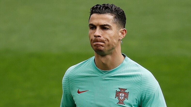 Cristiano Ronaldo yeni doğan ikizlerinden birini kaybetti