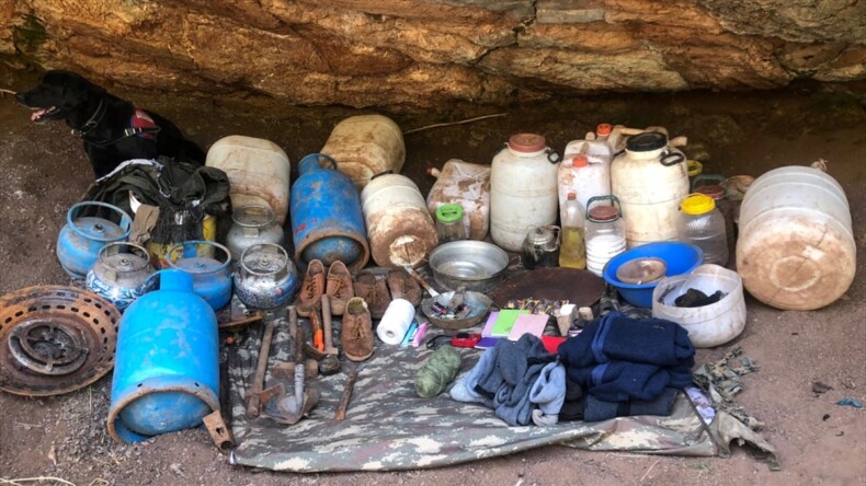 Adıyaman’da PKK’lı teröristlere ait yaşam malzemeleri ele geçirildi
