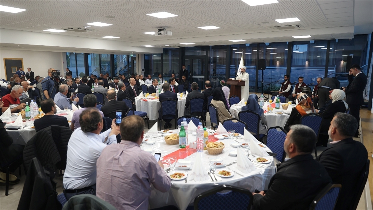 Diyanet İşleri Başkanı Erbaş, Strazburg’da STK temsilcileriyle bir araya geldi
