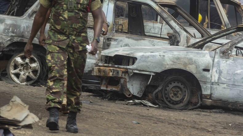 Nijerya’da yasa dışı petrol rafinerisinde meydana gelen patlamada 100 kişi hayatını kaybetti