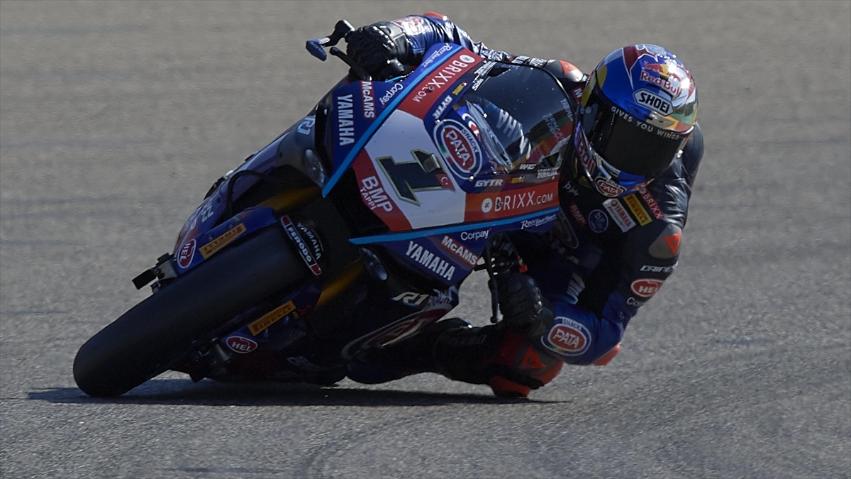 Toprak Razgatlıoğlu, Hollanda’daki Superpole yarışında 3. oldu