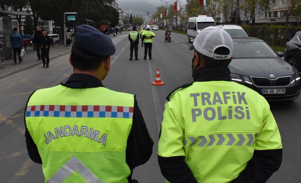 Bayramı tatilinde 110 bin ekip ve 210 bin emniyet personeli görev alacak