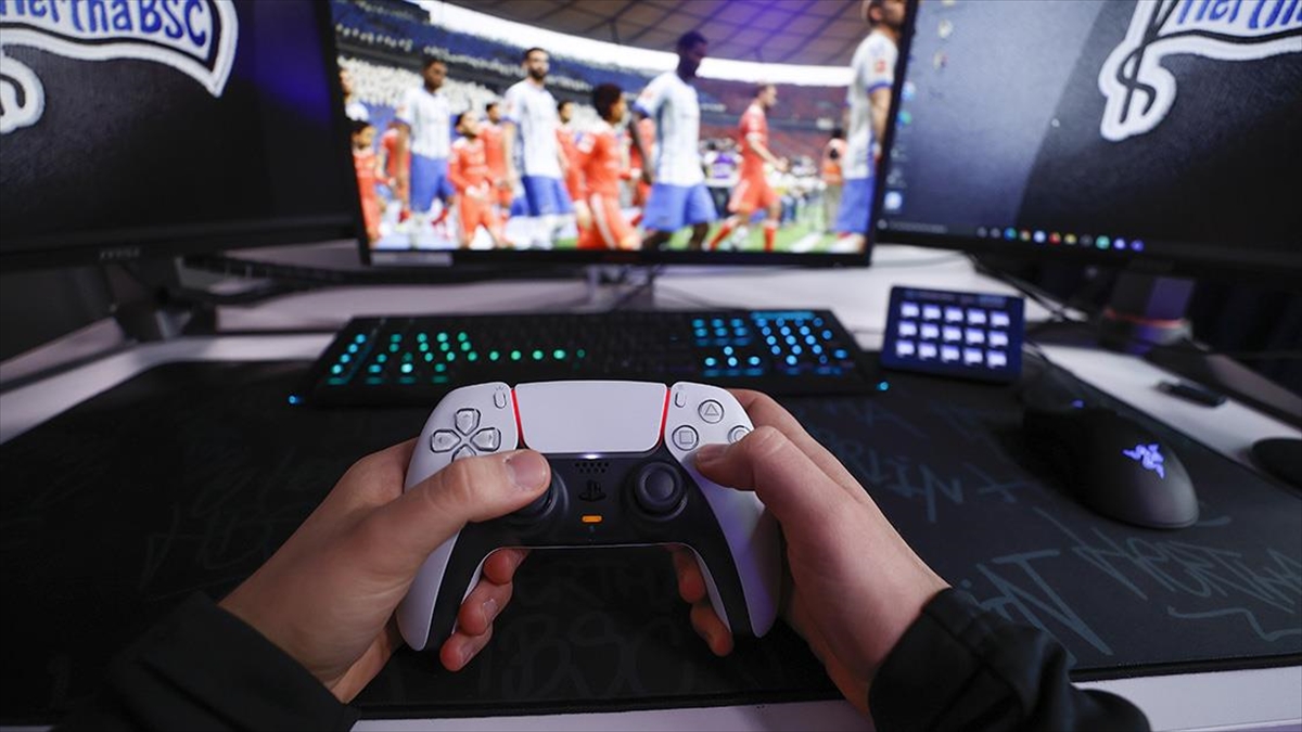 Türk kökenli e-sporcular başarılarıyla dikkati çekiyor